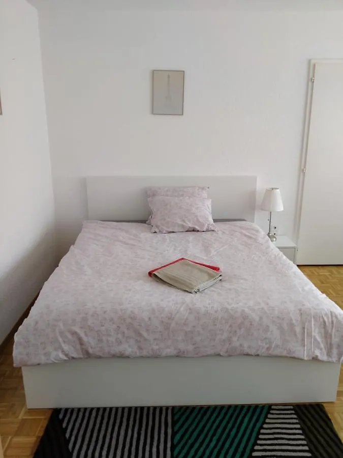 Studio, 4-7 Mins To Bern Main Station By Train Apartment 0*,